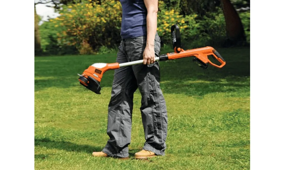 Aparador 18V 2.0Ah 23cm Black & Decker GLC1823L20