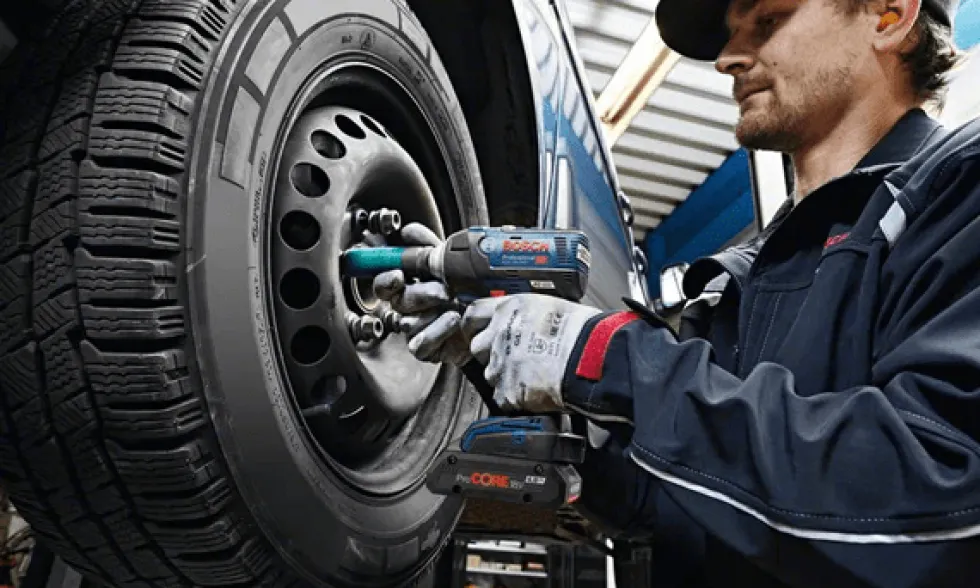 Aparafusadora de Impacto Bosch GDS 18V-300 Professional