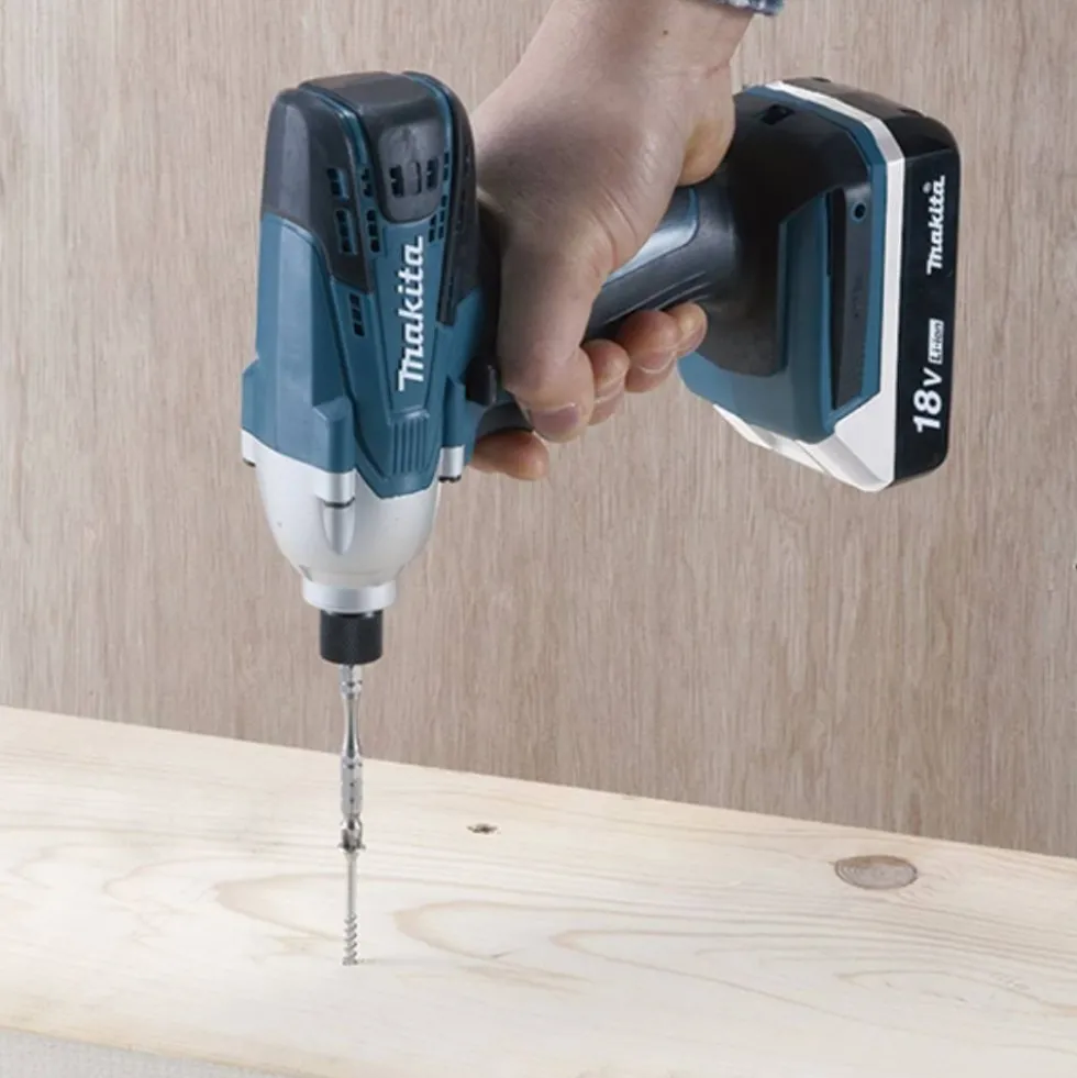 Aparafusadora de Impacto 18V 140 Nm Makita TD127D002