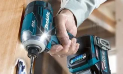 Aparafusadora de Impacto 40V XGT Makita TD001GZ