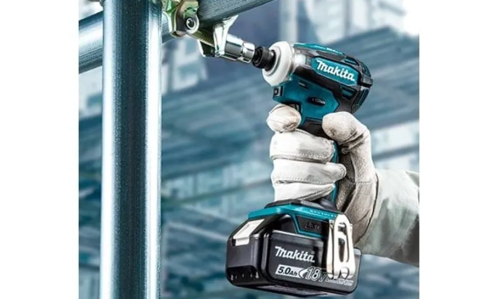 Aparafusador de Impacto 18V Makita DTD172Z