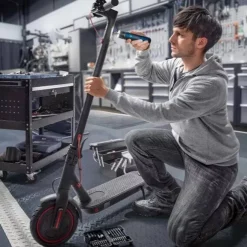 Bosch Professional Aparafusafora sem Fio Bosch GO 3 com 8 pontas,Portapontas,Cabo USB+Estojo