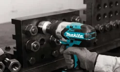 Chave de impacto a Bateria Makita DTW1001RTJ
