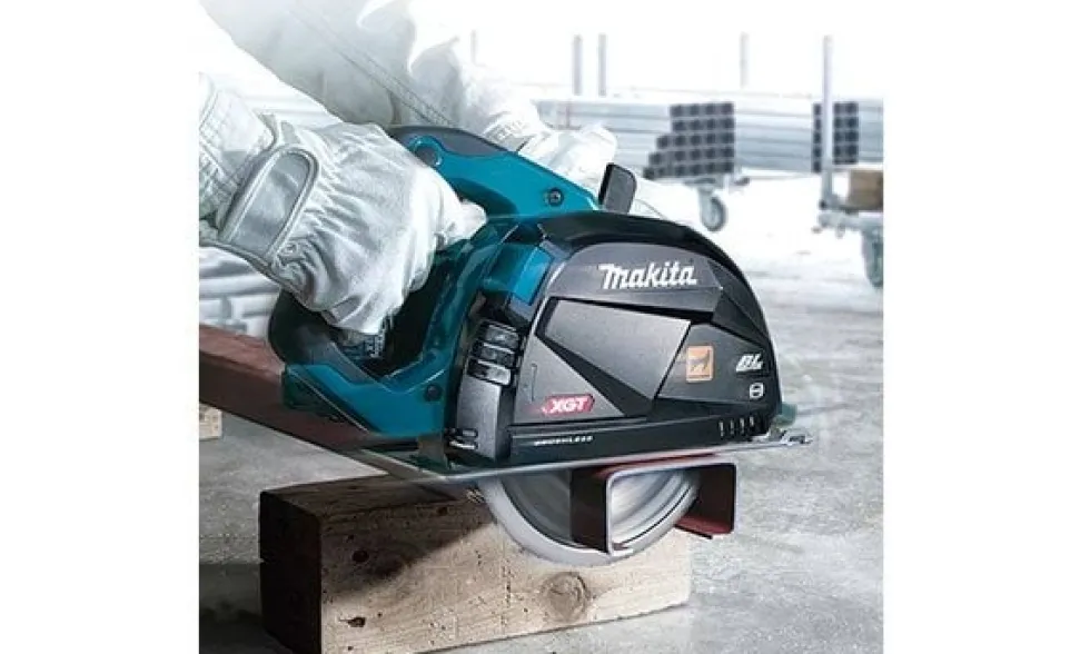 Cortador de Metal 40Vmax 185mm XGT makita CS002GZ