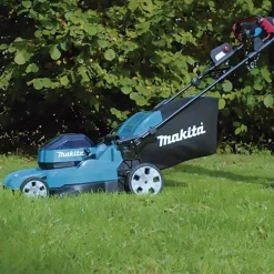 Corta Relvas a Bateria BL 64V Makita LM001JM101