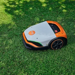 Corta-relvas Robot 5000 m2 ¡MOW® 7 Stihl IA010111466