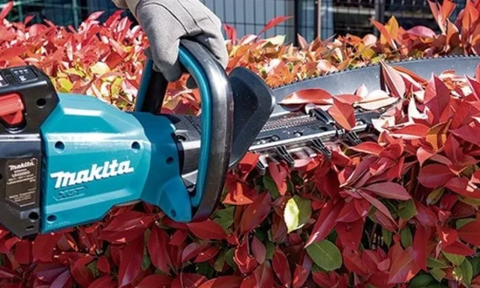 Cortasebes a Bateria 600mm 40V Makita UH006GZ