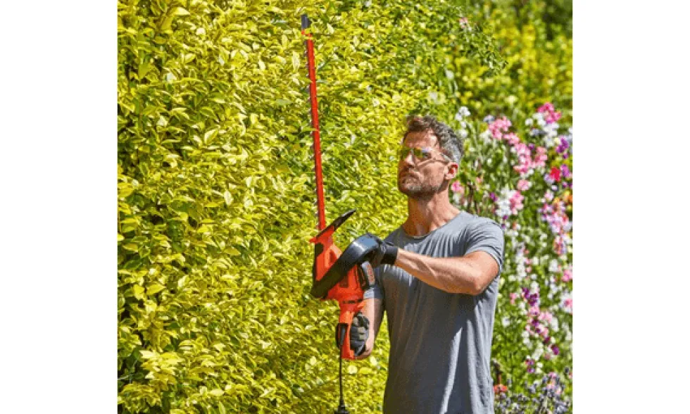 Corta-Sebes 650W 60cm com Cabeça Rotativa Black & Decker BEHTS551