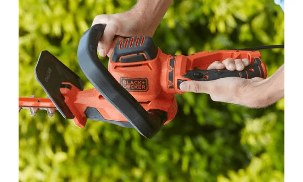 Corta-Sebes 650W 60cm com Cabeça Rotativa Black & Decker BEHTS551