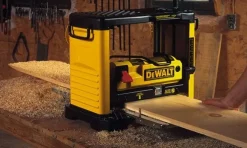 Desengrossadeira Portátil 1800W DeWalt DW733