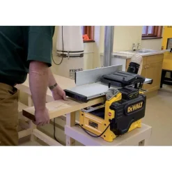 Desengrossadeira 2100W + Mesa de Trabalho DeWalt D27300-QS