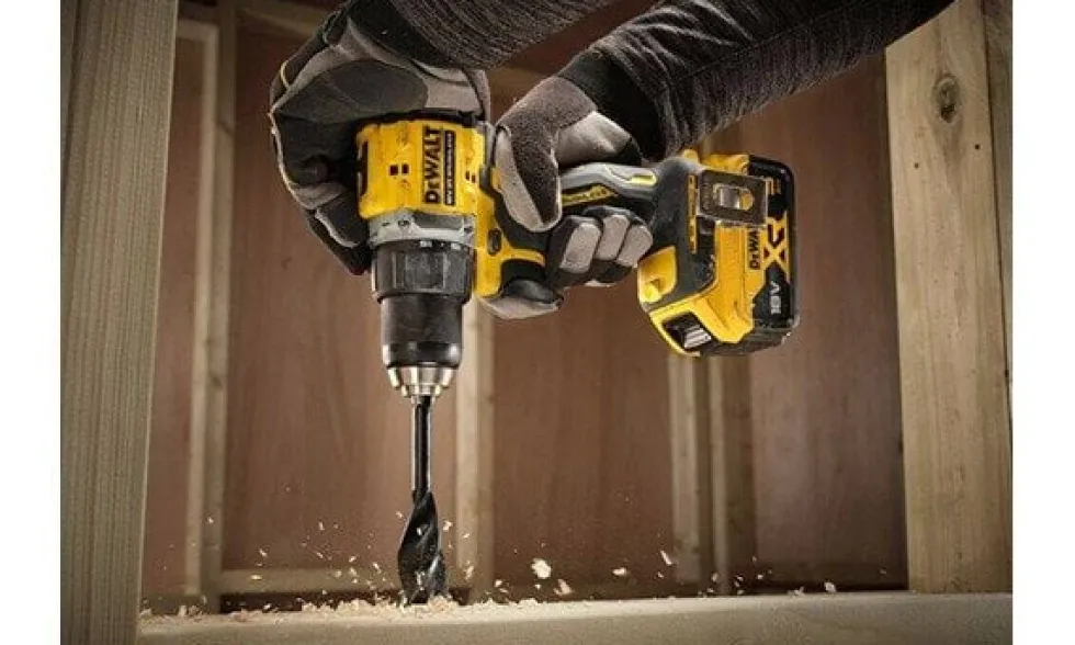 Dewalt Berbequim Aparafusador 13mm 74Nm XR 18V 5Ah DCD794P2T-QW