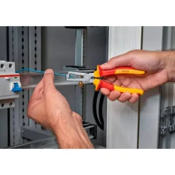 Kit Ferramenta Manual para Electricistacom 37 undidades + Mala L-BOXX 136 Bosch 1600A02NG4