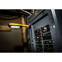 Lanterna de Bolso LED 3xAAA 175 lm CAT CT1000