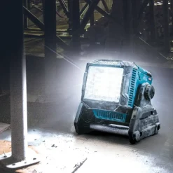 Lanterna de Trabalho 18V/40Vmax LXT/XGT Makita ML005G