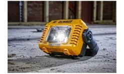 Lanterna LED Compacta XR 18V/12V Dewalt DCL077