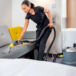 Lavadora de Estofos 1250W Puzzi 10/1 Karcher 1.100-130.0