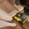 Lixadora de detalhes V20 18V 2.0Ah Stanley SFMCW221D1S-QW