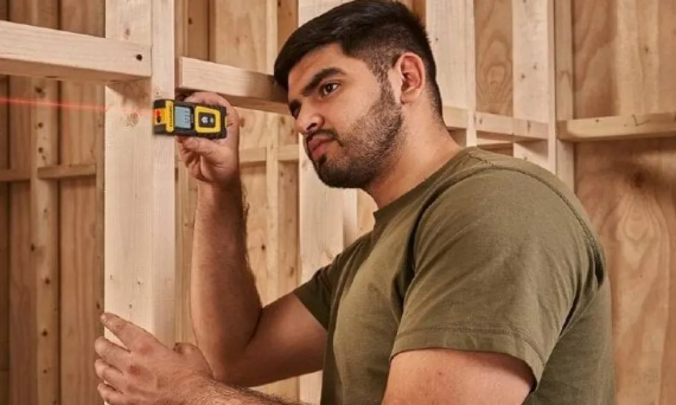 Medidor de distância laser SLM100 30M Stanley STHT77100-0