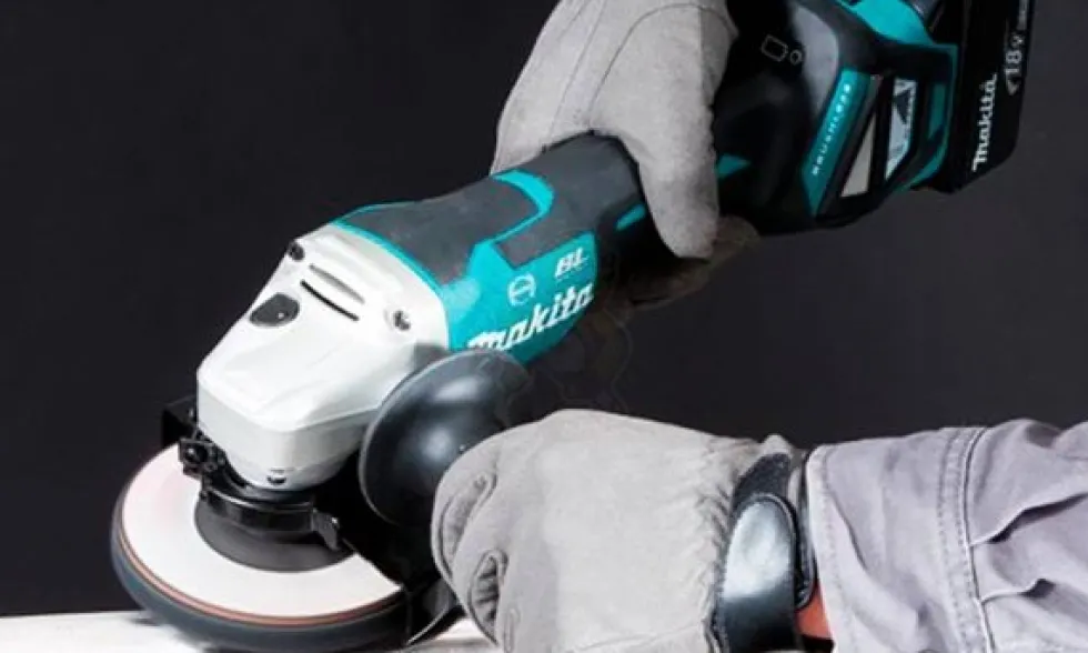 Mini Rebarbadora 125mm 18V Makita DGA518ZU