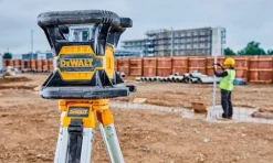 Nível Laser Autonivelantes Rotativo 18V verde com Bluetooth DeWalt DCE080D1GS-QW