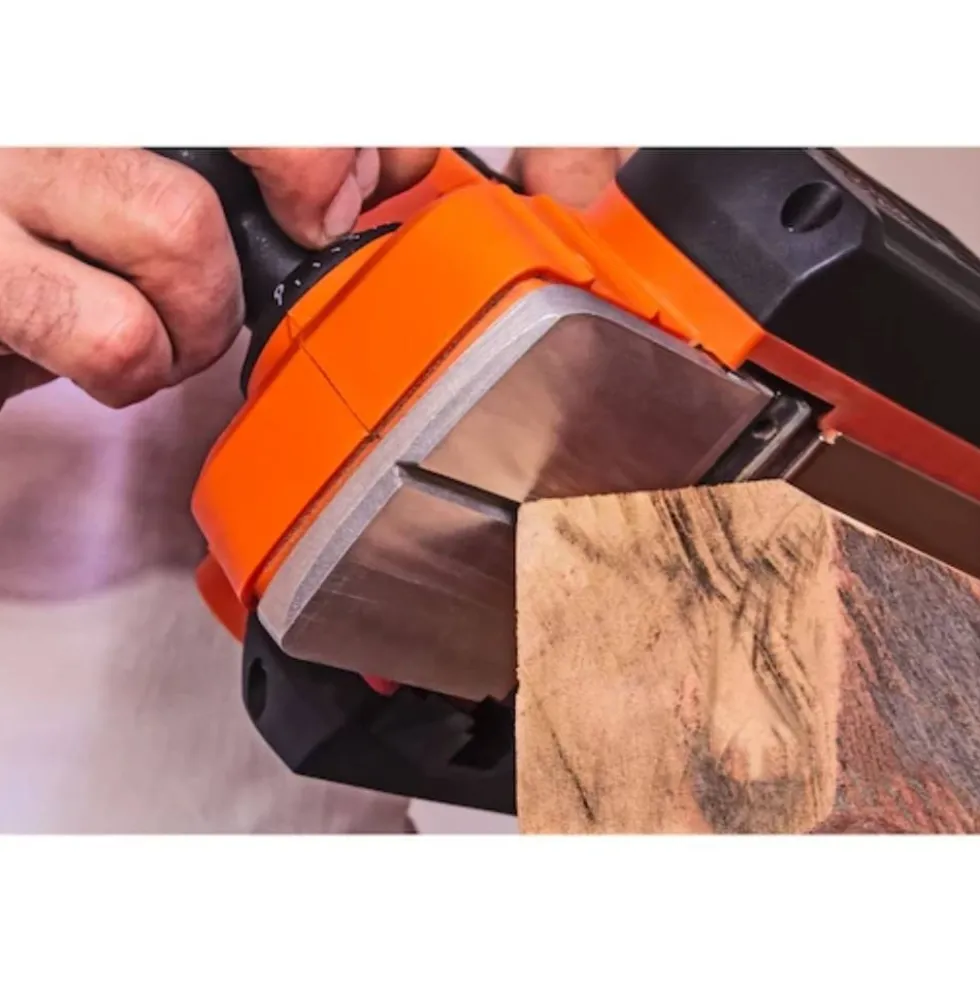 Plaina Elétrica 710W Black & Decker BEW712-QS