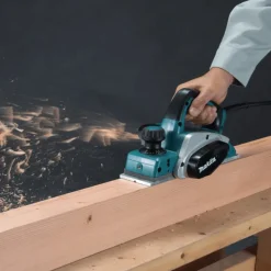 Plaina Makita KP0800