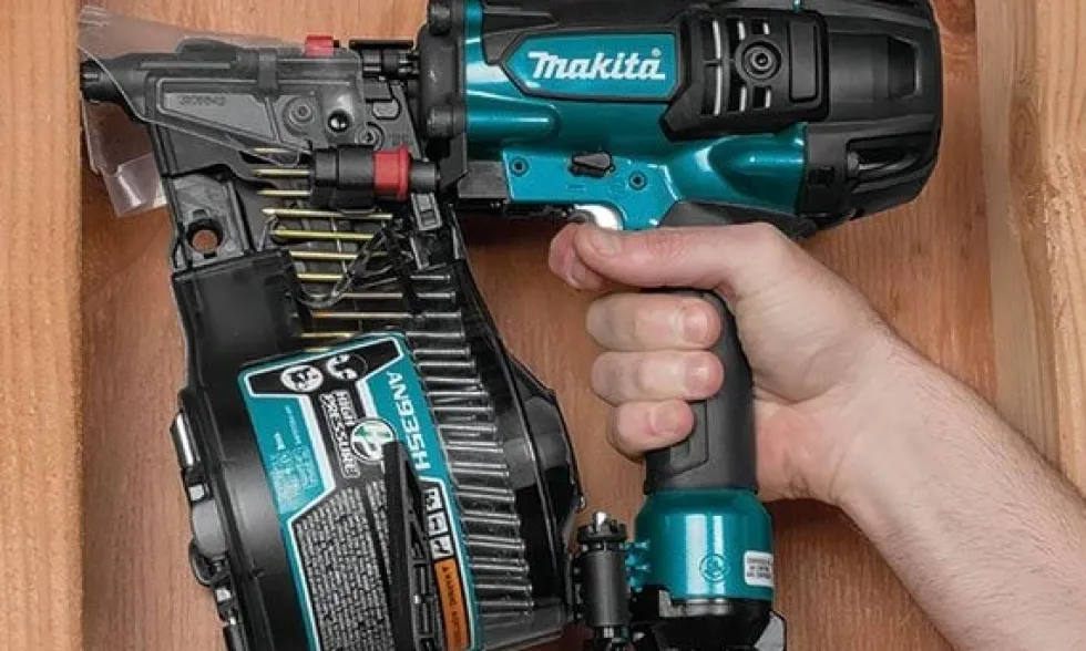 Pregadora Alta Pressão 2.5-3.8mm Makita AN935H