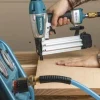 Pregadora Pneumática 1,2mm Makita AF506