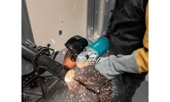 Rebarbadora 230mm 2700W Makita GA9070X1