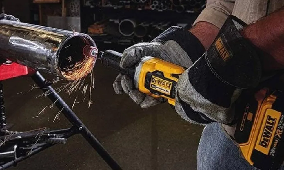 Retificadora direita sem escovas 1.300W Dewalt DWE4997
