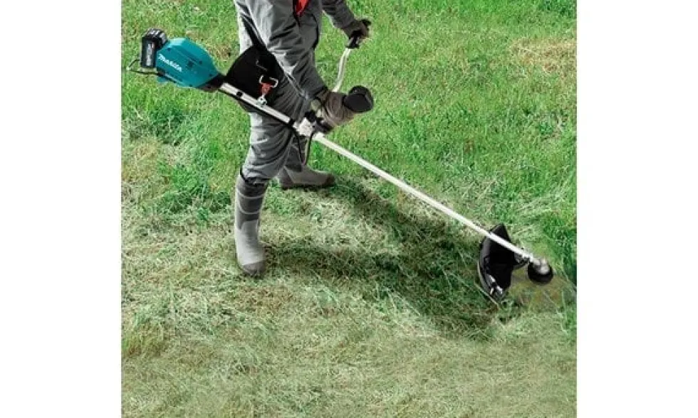 Roçadora a Bateria XGT 40V Makita UR006GZ02
