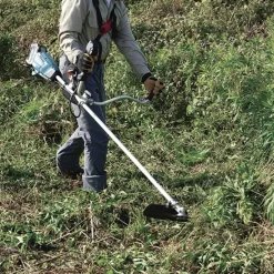 Roçadora XGT 40Vmáx 600W BL Makita UR016GZ