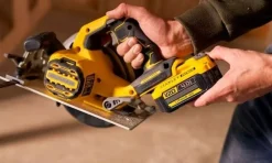 Serra circular Brushless 18V FATMAX® V20 Stanley SFMCS550B-XJ
