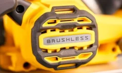 Serra circular Brushless 18V FATMAX® V20 Stanley SFMCS550B-XJ