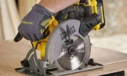 Serra Circular 18V Stanley SFMCS500B-XJ