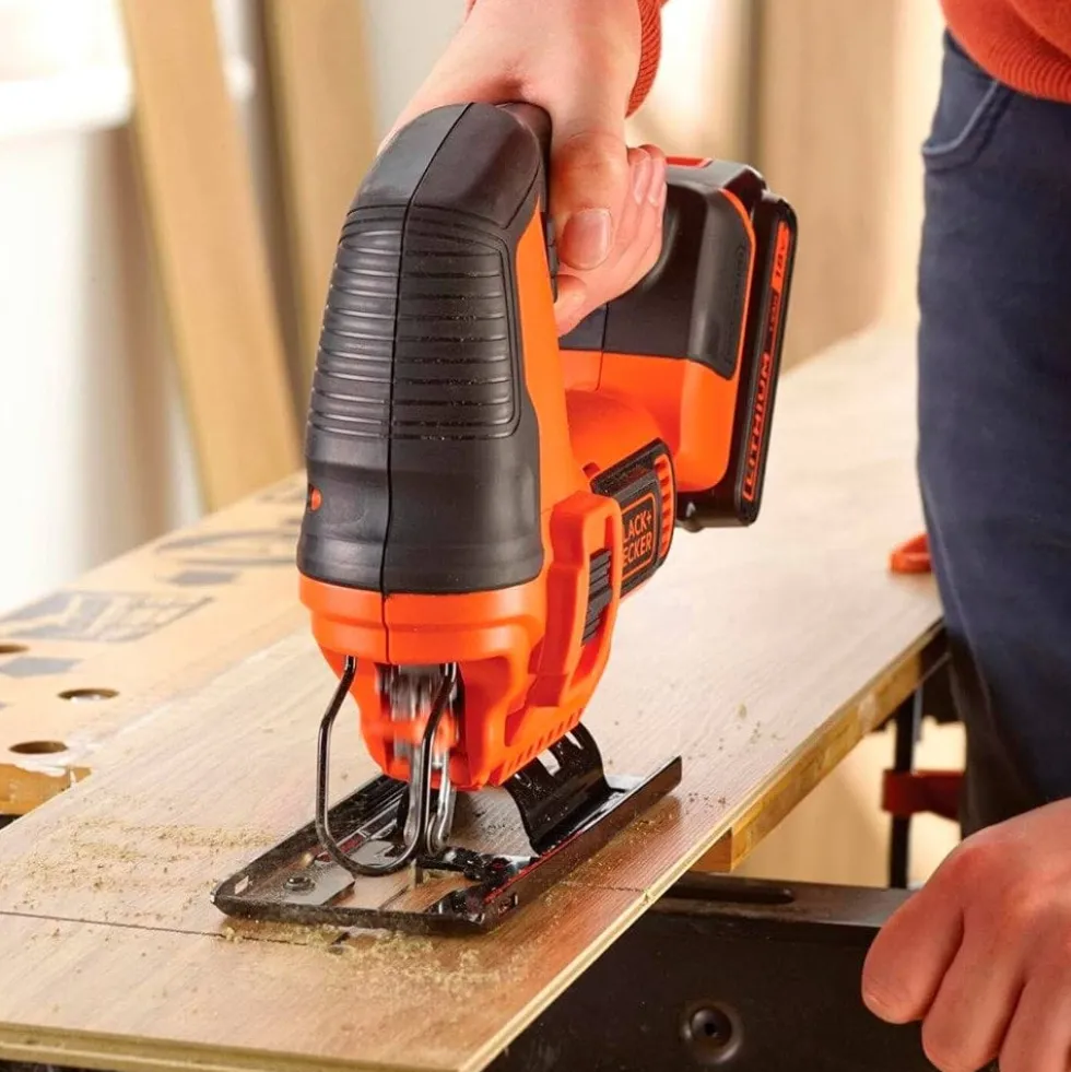 Serra de Recortes 18V Black Decker BDCJS18N-XJ