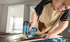 Serra vertical sem fio Bosch GST 12V-70 Professional