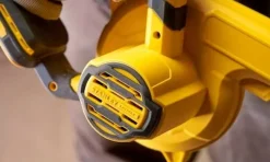 Soprador FATMAX® V20 de 18 V Stanley SFMCBL01B-XJ