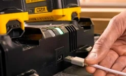 V20 Carregador Duplo 4a Stanley SFMCB24-QW